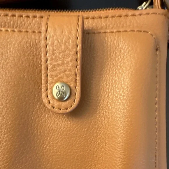 HOBO Cass Tan Pebble Leather Crossbody Phone Pouch Adjustable Strap - Picture 3 of 14